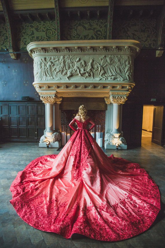 Princess Red Dresses Nude Jewel Neck Lace Appliques Beaded Crystal Court Train Long Sleeve Bridal Gowns Satin Wedding Dress