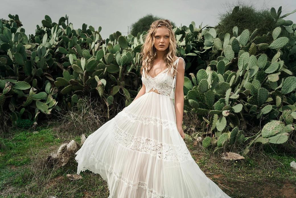 bohemian chiffon beach wedding dresses with cape lace appliqued boho bridal gowns a line v neck robe de marie
