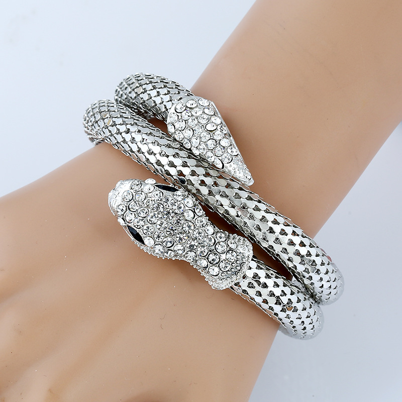 New Arrival Vintage Punk Rhinestone Curved Stretch Cuff Bracelets & Bangles Retro Snake Bracelet For Women Classic Jewelry
New Arrival Vintage Punk Rhinestone Curved Stretch Cuff Bracelets & Bangles Retro Snake Bracelet For Women Classic Jewelry