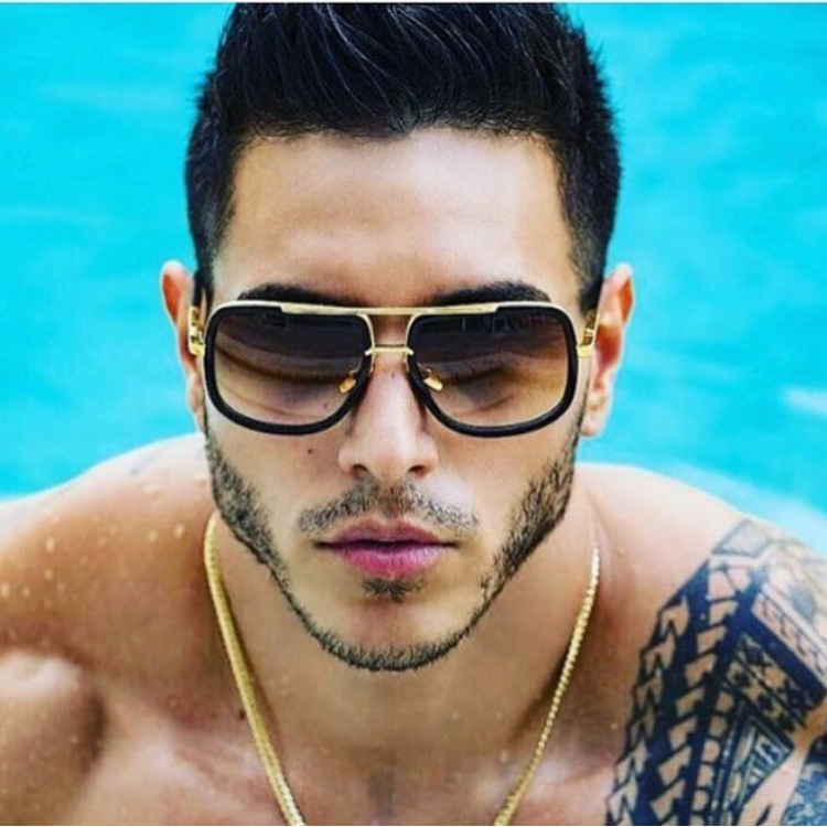High-Quality Luxury Gradient Lens Sunglasses Men Women Brand Designer Sun Glasses Retro Eyewear Oculos De Sol Masculino R197 D18101302
High-Quality Luxury Gradient Lens Sunglasses Men Women Brand Designer Sun Glasses Retro Eyewear Oculos De Sol Masculino R197 D18101302
