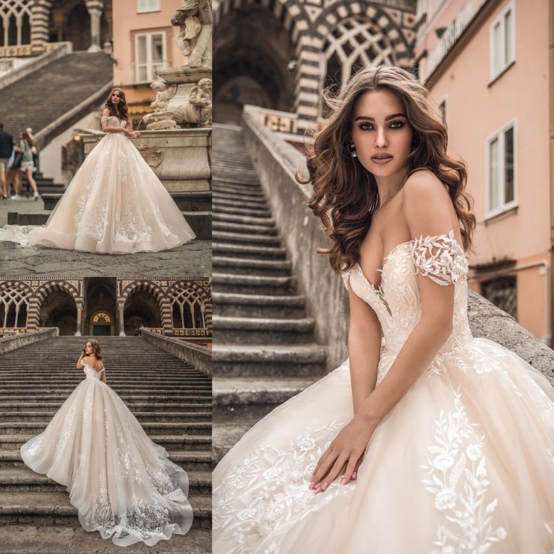La Petra 2019 Vintage Wedding Dresses Off The Shoulder Saudi Arabic Lace Appliqued Wedding Gowns Castle Court Train Bridal Dress