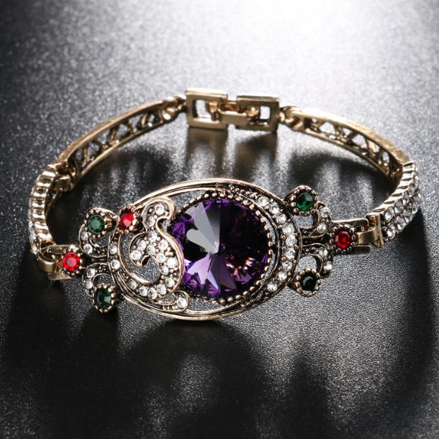The new 2018 Classic vintage crystal jewelry exquisite lady's bracelet hot style hot fashion bracelet strongly recommended
The new 2018 Classic vintage crystal jewelry exquisite lady's bracelet hot style hot fashion bracelet strongly recommended