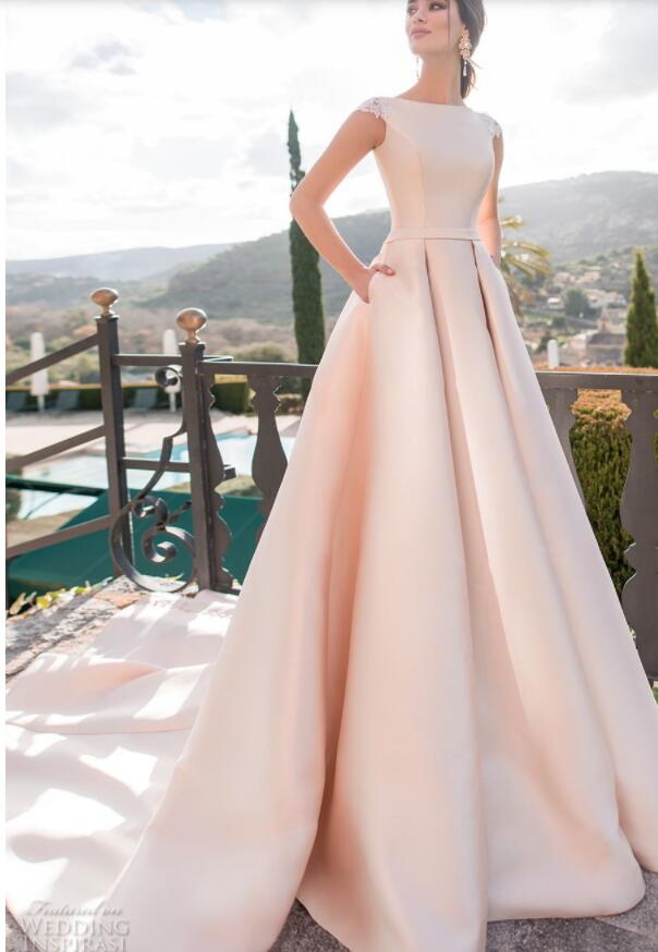 Fashion Satin Beach Dresses A e Sweep Train Lace Back Cap Sleeve Rufffle Country Bridal Gowns Jewel Neck Plus Size Wedding Dress