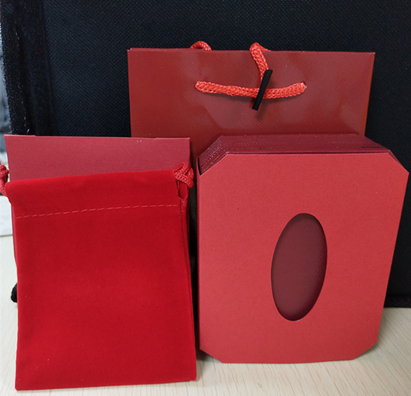 2018 Red Accpet Customized Jewelry packing gift bag for jewelry set high quality paper handbags for jewelry
2018 Red Accpet Customized Jewelry packing gift bag for jewelry set high quality paper handbags for jewelry