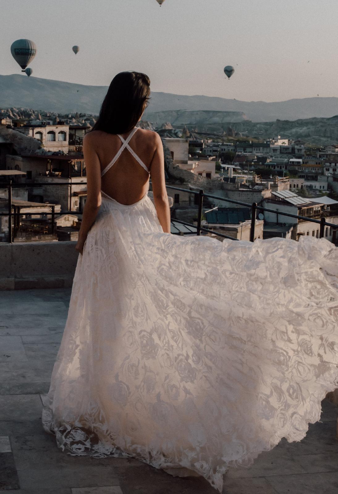 Simple A Line Beach Wedding Dresses Spaghetti Sexy Beach Country Style Lace Wedding Dress Plus Size Boho Backless Wedding Gowns