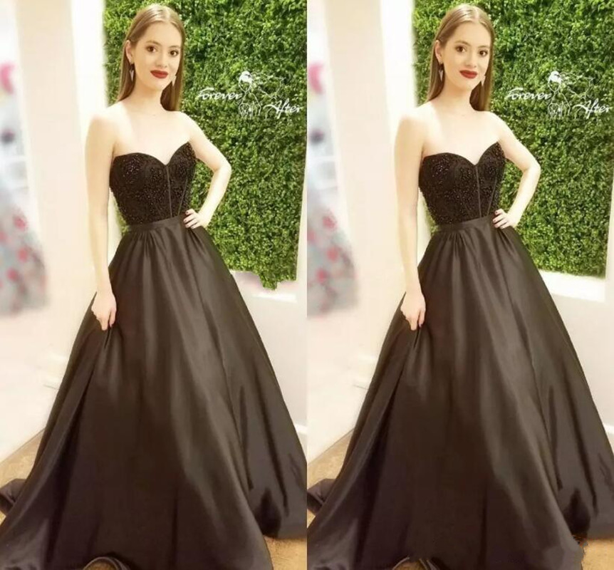 Black Ball Gown Prom Dresses Sweetheart Crystals Beaded Satin Formal Party Evening Dress Cheap Celebrity Party Gowns