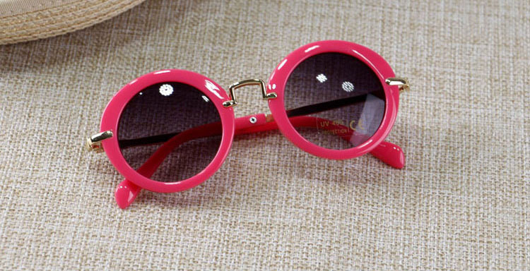 2018 Sunglasses for Kids Round Vintage Sun Glasses Boys Girls Designer Adumbral Fashion Children Summer Beach Sunblock Accessories Z11 H260130