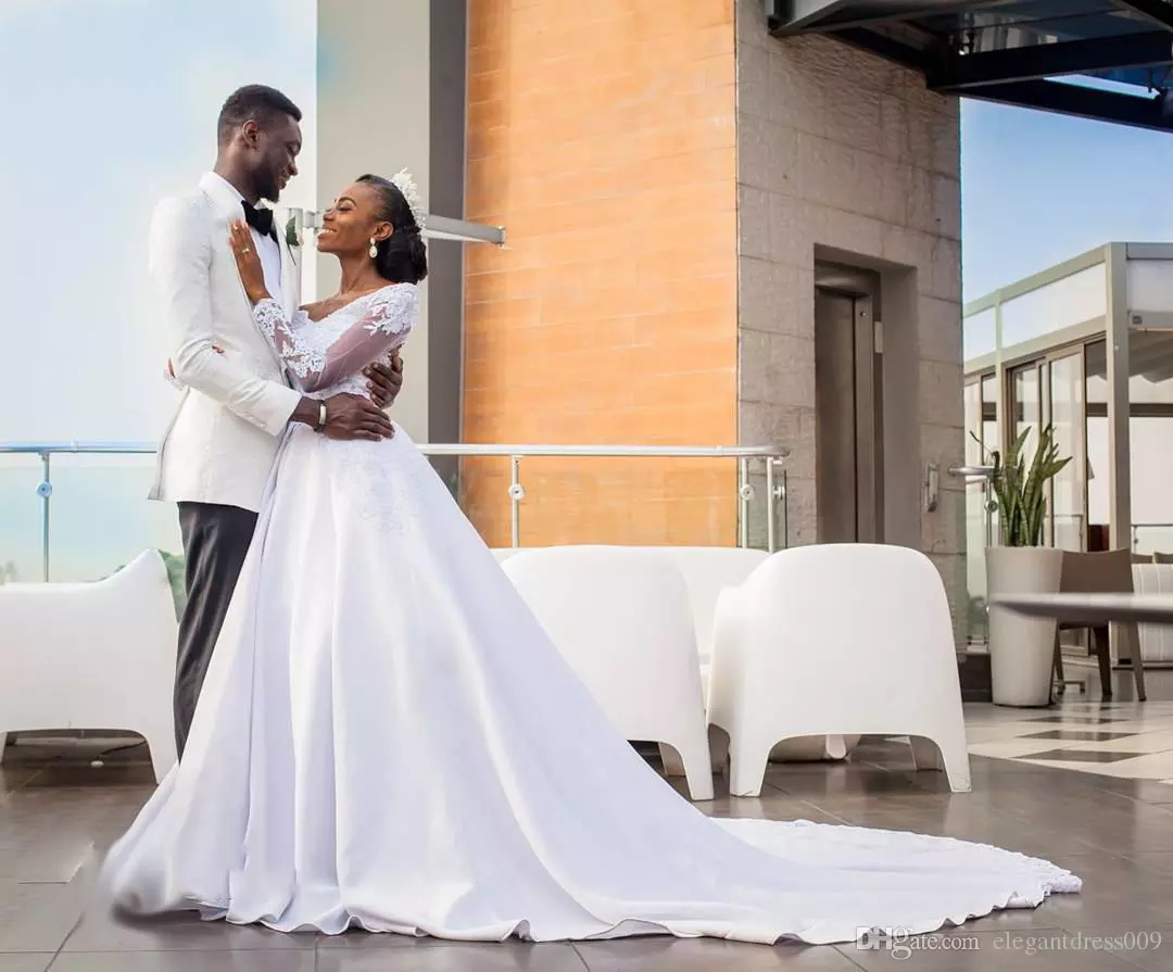 2019 Country Dresses A Line Satin V Neck Lace Appliques Beaded Long Sleeve Bridal Gowns African Plus Size Wedding Dress