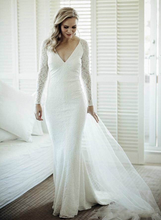 Plunging V Neck Bohemian Mermaid Dresses 2018 Zipper Back Long Sleeve Fitted Lace Bridal Garden Boho Wedding Gowns Sweep Train 0510
