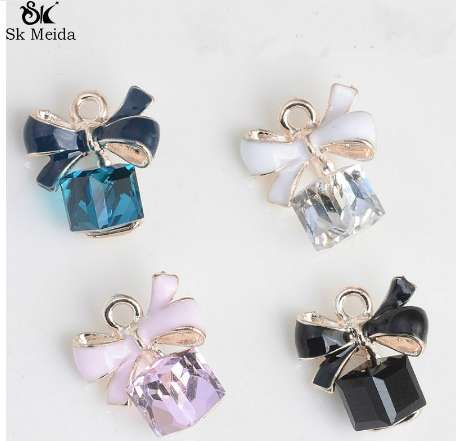 10PCS Cube Crystal Beads Metal Bow Bracelet Pendant Jewelry Findings DIY Crafts Handmade Supplies For Jewelry Materials TK-140
10PCS Cube Crystal Beads Metal Bow Bracelet Pendant Jewelry Findings DIY Crafts Handmade Supplies For Jewelry Materials TK-140