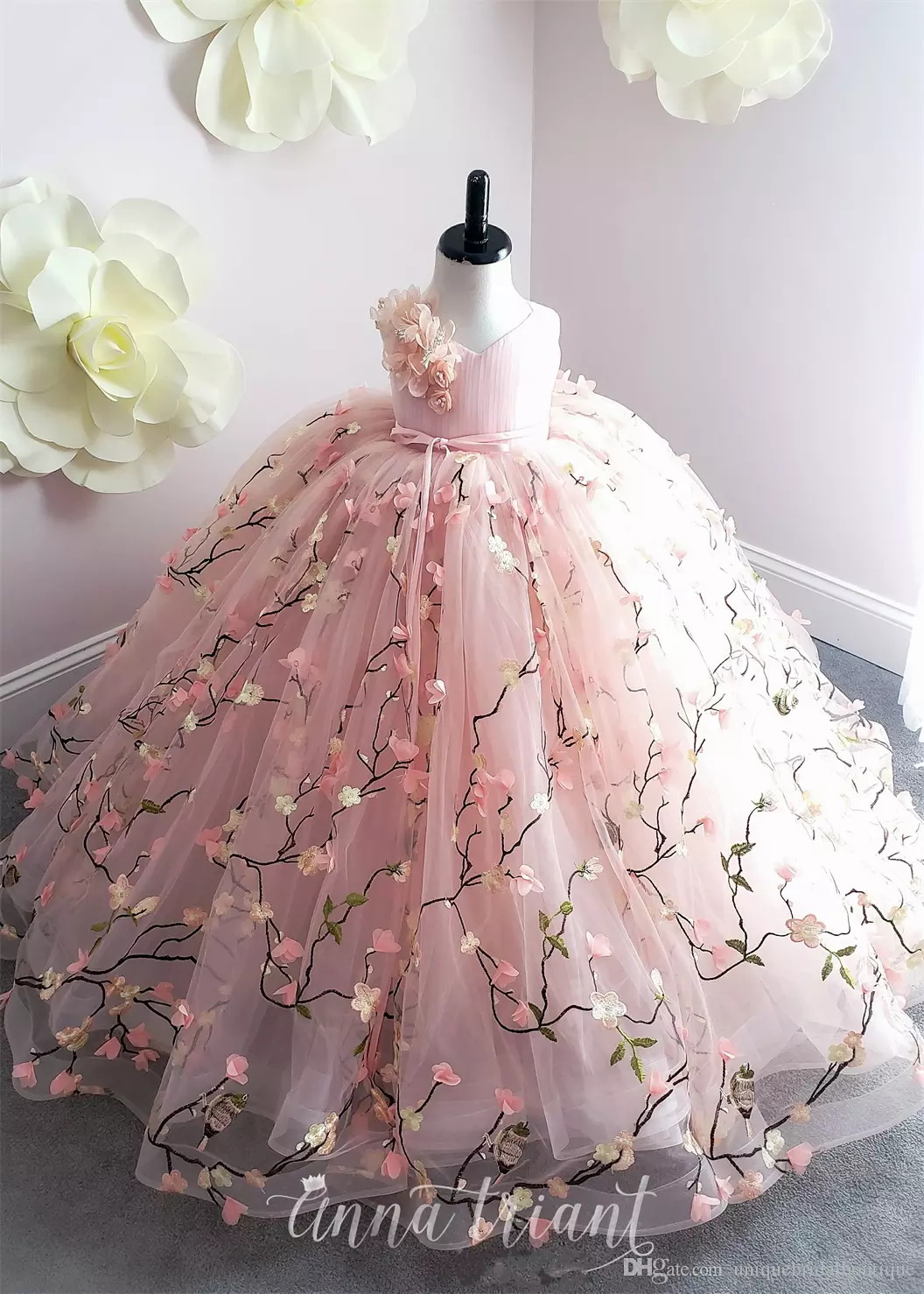 Princess Pink wer Dresses Lace 3D ral Appliques Ball Gown Little Girl Birthday Party Gowns Sweep Train Kids Formal Wear