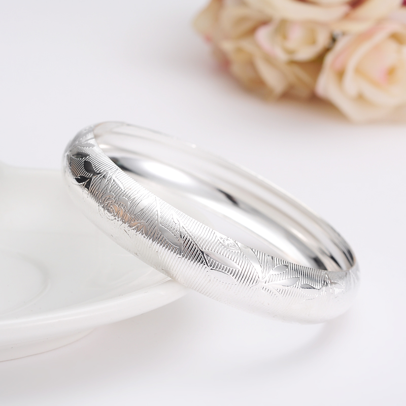 4pcs silver color Bangle for Women Gold Dubai Bride Wedding Ethiopian Bracelet Africa Bangle Arab Jewelry Gold Charm Bracelet gifts, Golden;silver
4pcs silver color Bangle for Women Gold Dubai Bride Wedding Ethiopian Bracelet Africa Bangle Arab Jewelry Gold Charm Bracelet gifts, Golden;silver