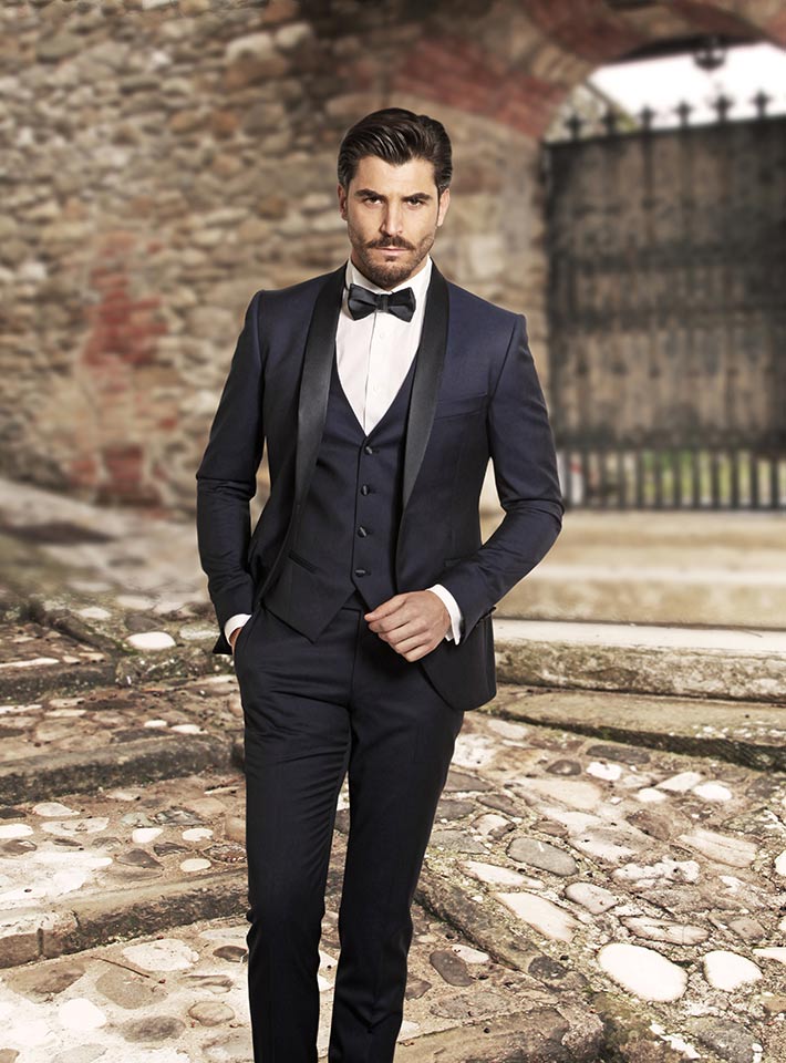 navy blue tailcoat mens wedding suits tuxedos black notch lapel center vent groom tuxedos men dinner evening suit jacketpantsvestbowtie