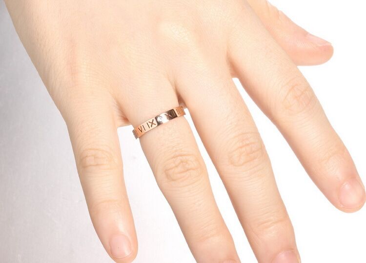 Roman letter cutout Women's Diamond Ring, ladies fashion rose gold ring, Roman numeral silver rings Women's Band Rings