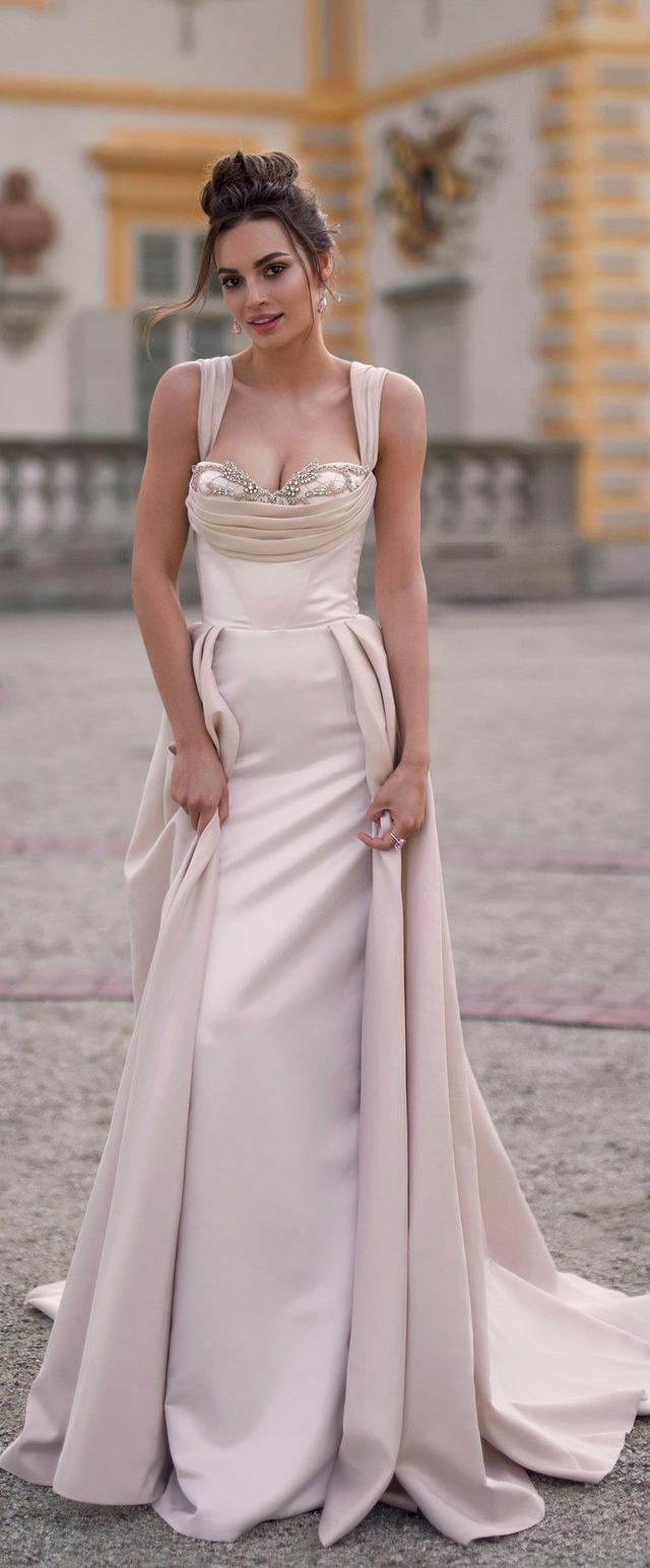 Glamorous Mermaid Dresses Spaghetti Beads Crystal Sexy Backless Overskirt Satin Beach Wedding Dress Custom Made Engagement Gowns