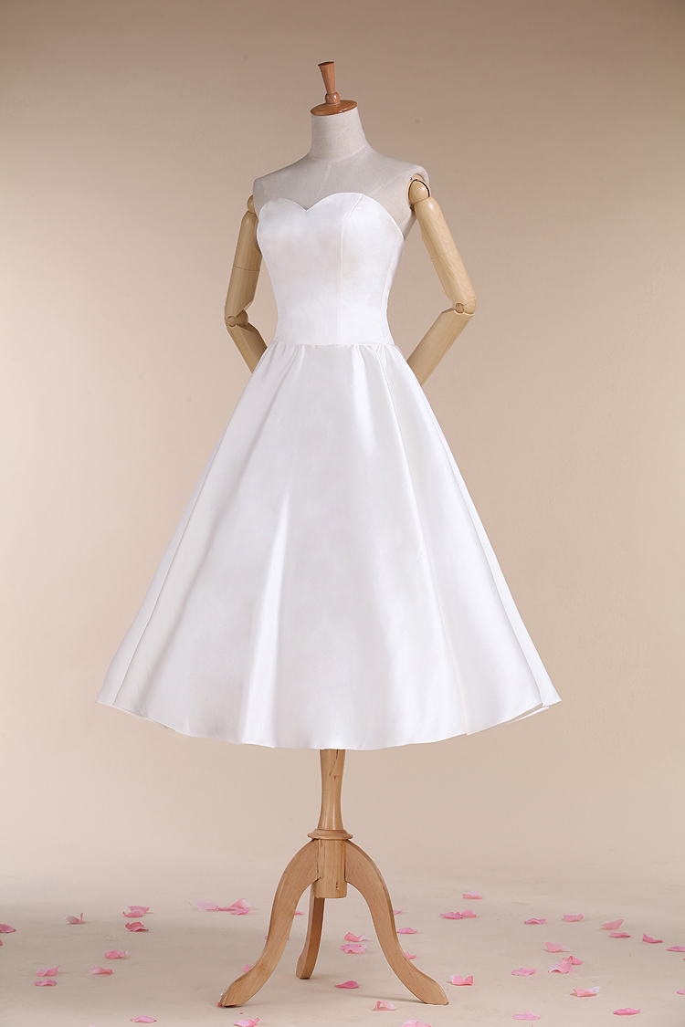 Vintage Satin Wedding Dresses Tea Length Wedding Dresses Strapless Sweetheart Ivory wedding dresses Corset Back RLL046, Custom made from color chart
Vintage Satin Wedding Dresses Tea Length Wedding Dresses Strapless Sweetheart Ivory wedding dresses Corset Back RLL046, Custom made from color chart