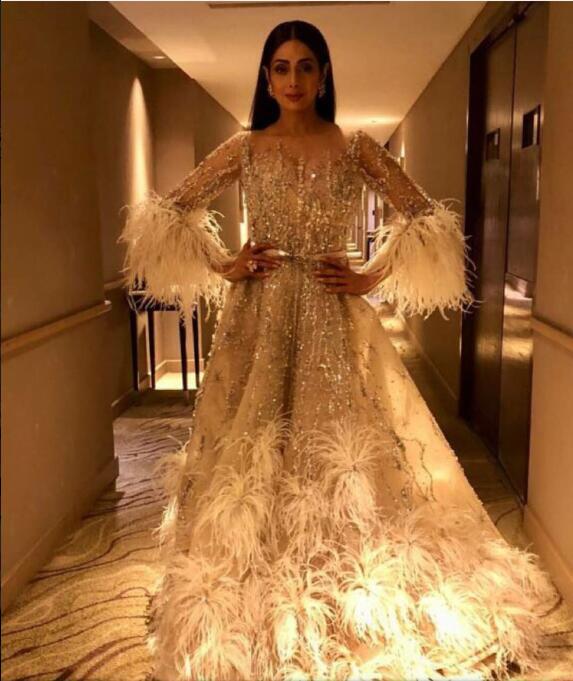Evening dress Yousef aljasmi Kim kardashian Long sleeve Feather orstrich Crystal Mermaid Almoda gianninaazar ZuhLair murad 0047, Same with picture
Evening dress Yousef aljasmi Kim kardashian Long sleeve Feather orstrich Crystal Mermaid Almoda gianninaazar ZuhLair murad 0047, Same with picture