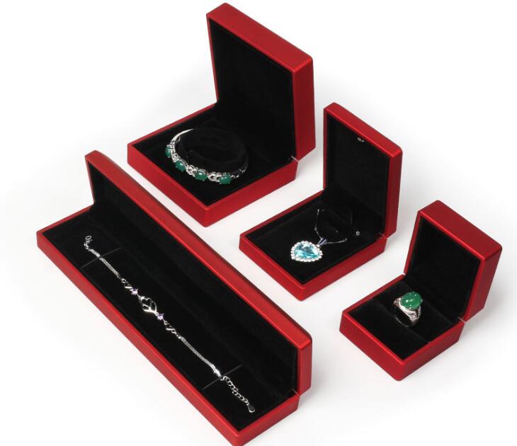 LED Lighted Jewelry Gift Box Earring Ring Neckalce Luxury Wedding Display Packaging Organizer Storage For Engagement