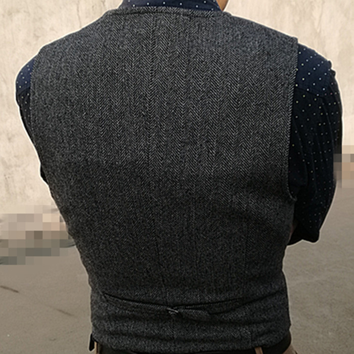 2020 Modest British Gray Wedding Groom Vests Wool Herringbone Tweed Vests Groomsmen Vest Men's Suit Vest Prom Attire Waistcoat Plus Size
