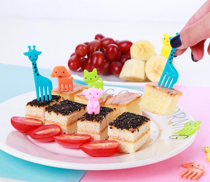 Cartoon Fruit Fork Reusable Plastic Fruit Fork Toothpicks Mini Eye Animals Fruit Fork Decorative Kitchen Tools