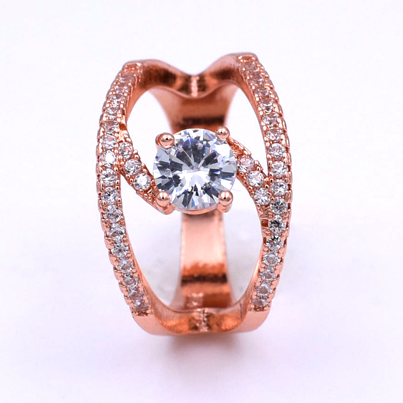 Rose Gold Color Full Zircon Ring for Women Delicate Hollow Design Engagement Wedding Rings Fashion Simple Party Jewelry anillos
Rose Gold Color Full Zircon Ring for Women Delicate Hollow Design Engagement Wedding Rings Fashion Simple Party Jewelry anillos