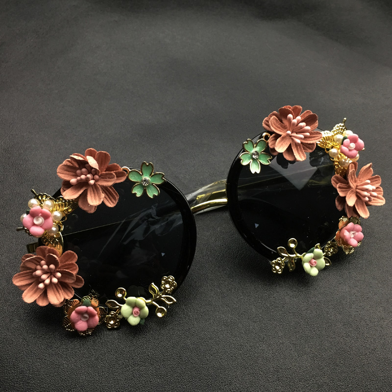 2017 New Fashion Baroque Women Girls Metal Flower Sunglasses Retro Gems Sunglasses Summer Beach Glasses