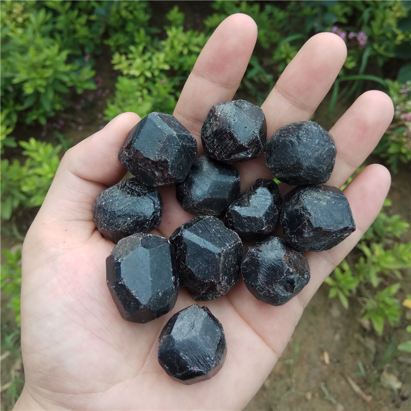 Natural crystal stone garnet large particles Wine red Crystal Quartz mineral Supplies for Wicca Reiki, and Energy Crystal
Natural crystal stone garnet large particles Wine red Crystal Quartz mineral Supplies for Wicca Reiki, and Energy Crystal