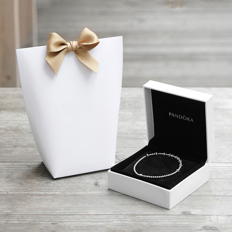 8x5.5x16.5cm Small Gift Paper Bags For Jewelry Gift Box Ribbon Kraft Chocolates Candy Box Packaging Wedding Party Favors Packing
8x5.5x16.5cm Small Gift Paper Bags For Jewelry Gift Box Ribbon Kraft Chocolates Candy Box Packaging Wedding Party Favors Packing