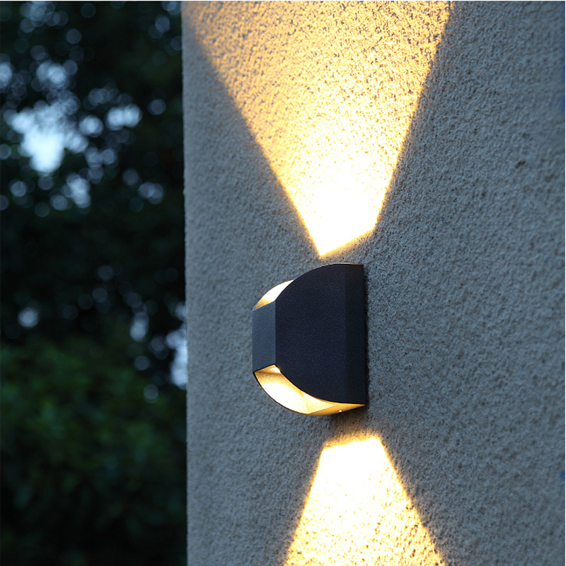 Lampe extérieure moderne LED lampe murale étanche Lampe de patio IP65 EXTÉRIED LED Lumière Lumière Lumière Lumière de mur d'extérieur Lampe de po