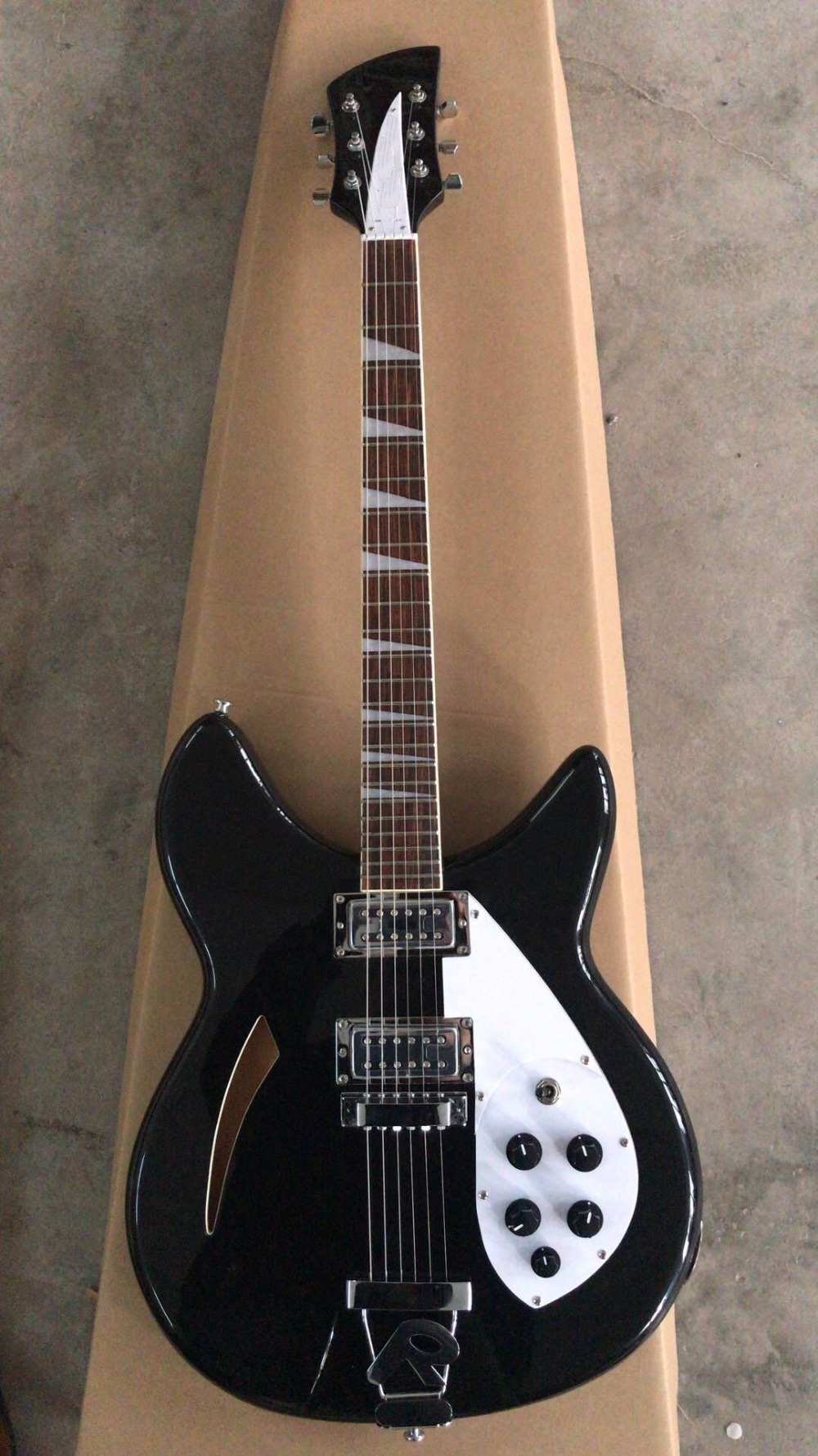 Custom RIC Black 360 330 381 Semi Hollow Body 6 Strings Electric Guitar Triangle MOP Fretboard Inlay, Five Knobs
Custom RIC Black 360 330 381 Semi Hollow Body 6 Strings Electric Guitar Triangle MOP Fretboard Inlay, Five Knobs