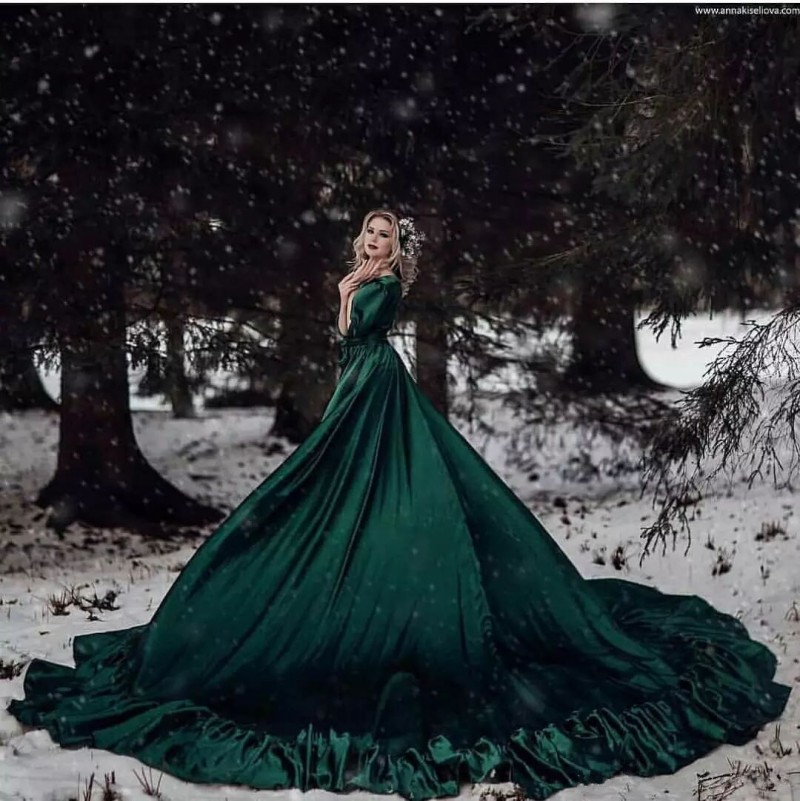 Winter 2019 Trendy Velvet Wedding Dresses with Half Sleeves Jewel Neck Customized Back A Line Ruffled Hemline Trendy Dark Green Bridal Gowns