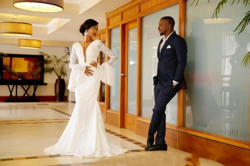 Sexy Mermaid Wedding Dress Full Lace Sheer Long Sleeves Deep V Neck Bridal Gowns Wedding Dresses Custom Made