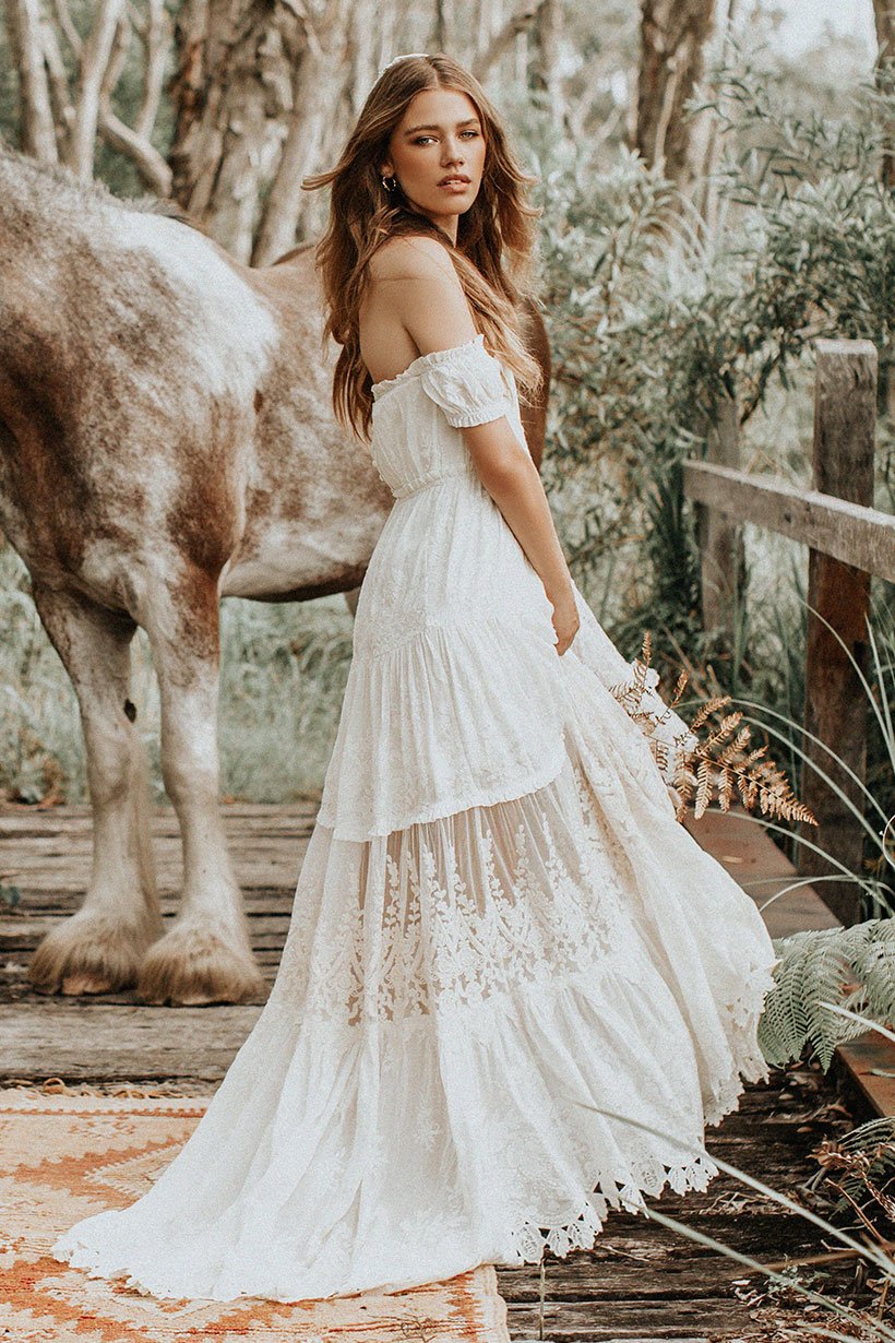 Bohemian Dresses Off The Shoulder Sweep Train Appliqued Custom Made Boho Beach Wedding Dress Plus Size Summer Bridal Gowns