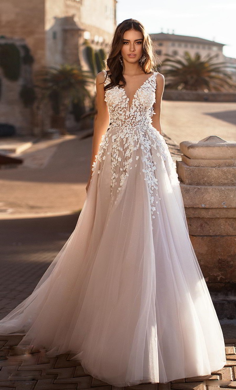 naviblue dolly v neck beach wedding dresses sexy backless 3d ral appliqued lace bridal gowns sweep train tulle vestido de novia
