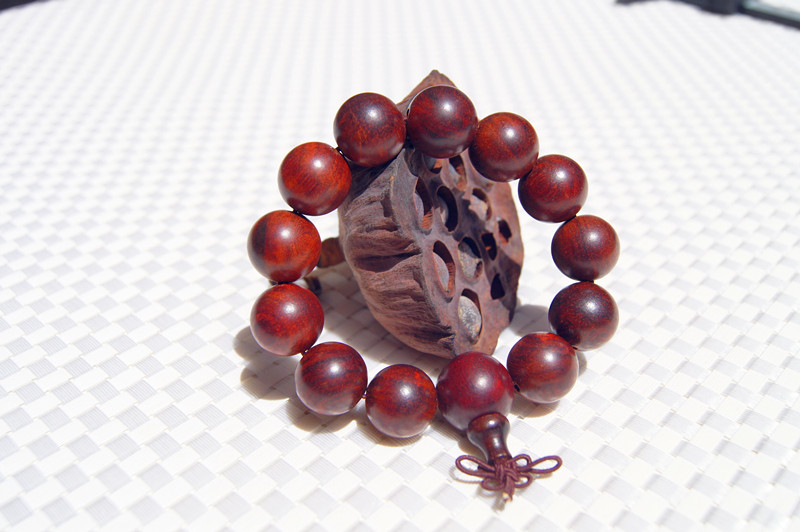 Free Shipping - lobular red sandalwood prayer beads, bracelet 20 mm. Successful men's choice.
