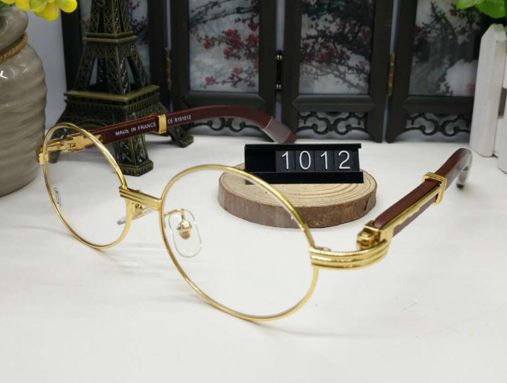 Luxury Men Designer Buffalo Horn Glasses Wood Sunglasses Summer Styles Fashion Brand Designer sunglasses for men women With Box Eyewear
Luxury Men Designer Buffalo Horn Glasses Wood Sunglasses Summer Styles Fashion Brand Designer sunglasses for men women With Box Eyewear