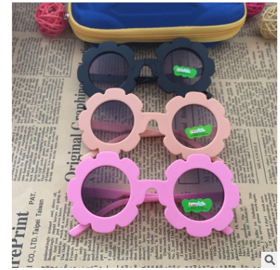 New Arrival 2021 Fashion Cute Kids Sun flower Shape Stylish Cool Boys Girls Sunglasses Free Shipping 1380 Z260305