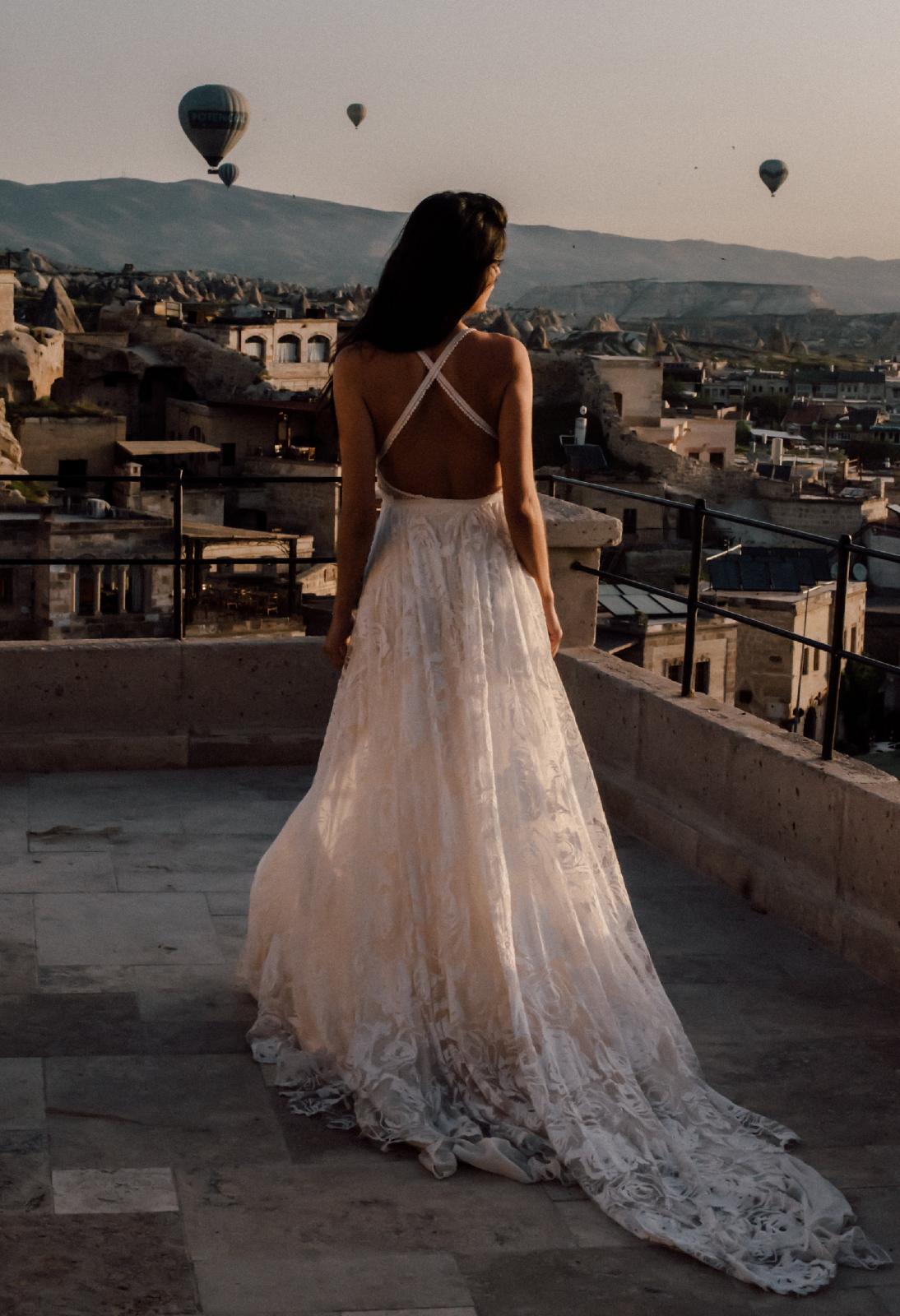 Simple A Line Beach Wedding Dresses Spaghetti Sexy Beach Country Style Lace Wedding Dress Plus Size Boho Backless Wedding Gowns