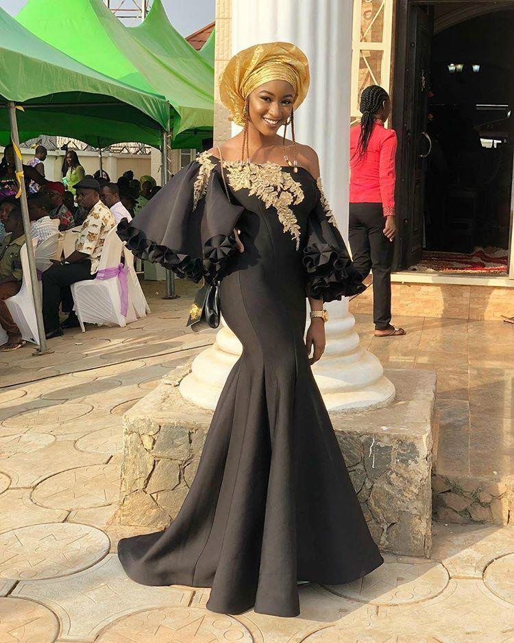 Glamorous Mermaid Prom Dress Sexy Off Shoulder Golden Applique Satin Applqiue Ruffle Dubai AsoEbi Evening Dress Party Evening Wear Plus Size