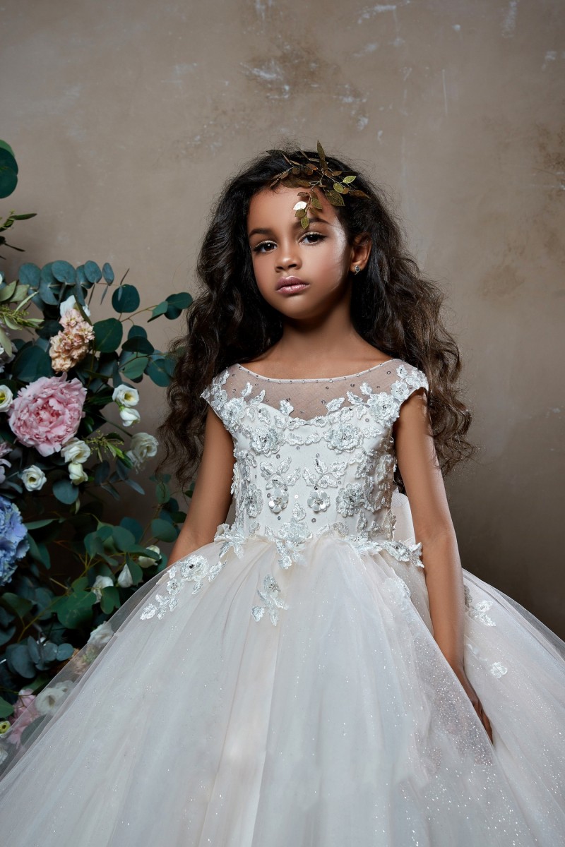 Pentelei 2019 Sparkly Flower Girl Dresses For Weddings Bow Beaded Lace Appliqued Little Kids Baby Gowns Cheap Sweep Train Communion Dress