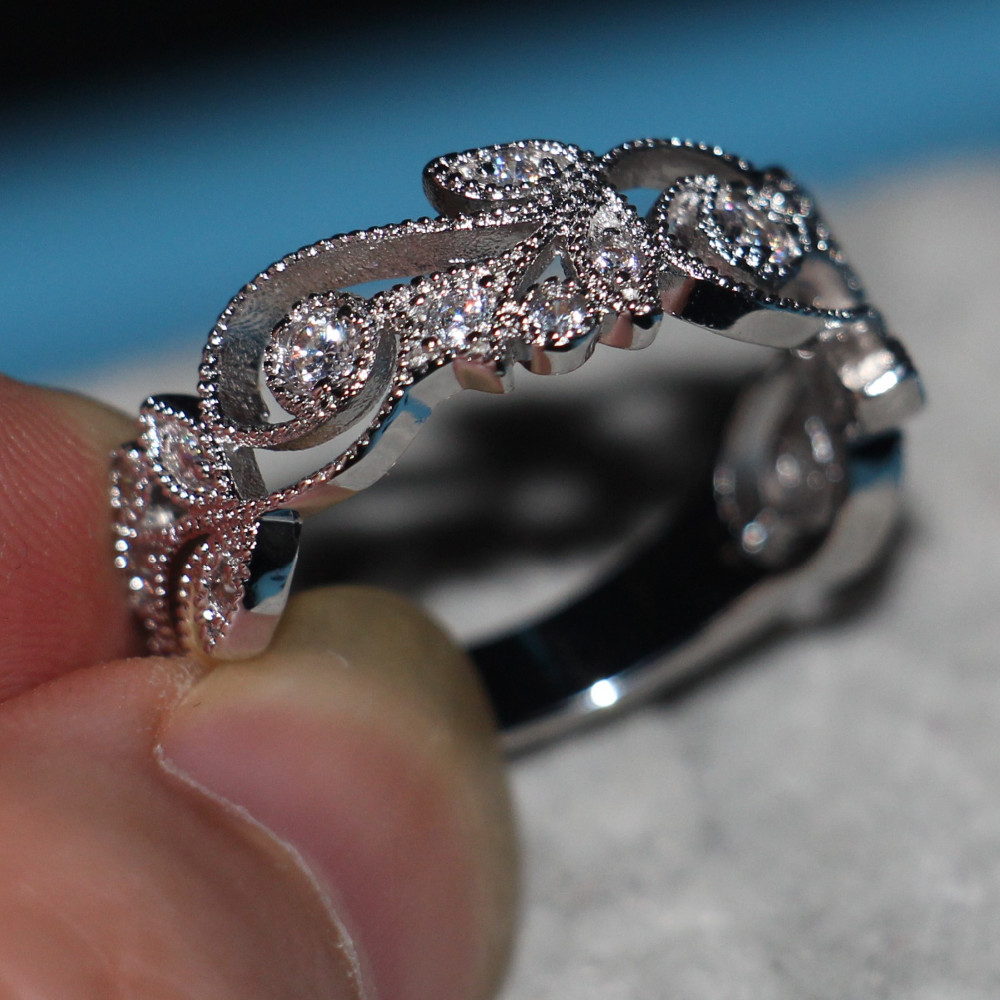 Fashion Leaf Design Women ring Cz 5A Zircon stone Jewelry 925 Sterling Silver Engagement Wedding Band Ring for women
Fashion Leaf Design Women ring Cz 5A Zircon stone Jewelry 925 Sterling Silver Engagement Wedding Band Ring for women