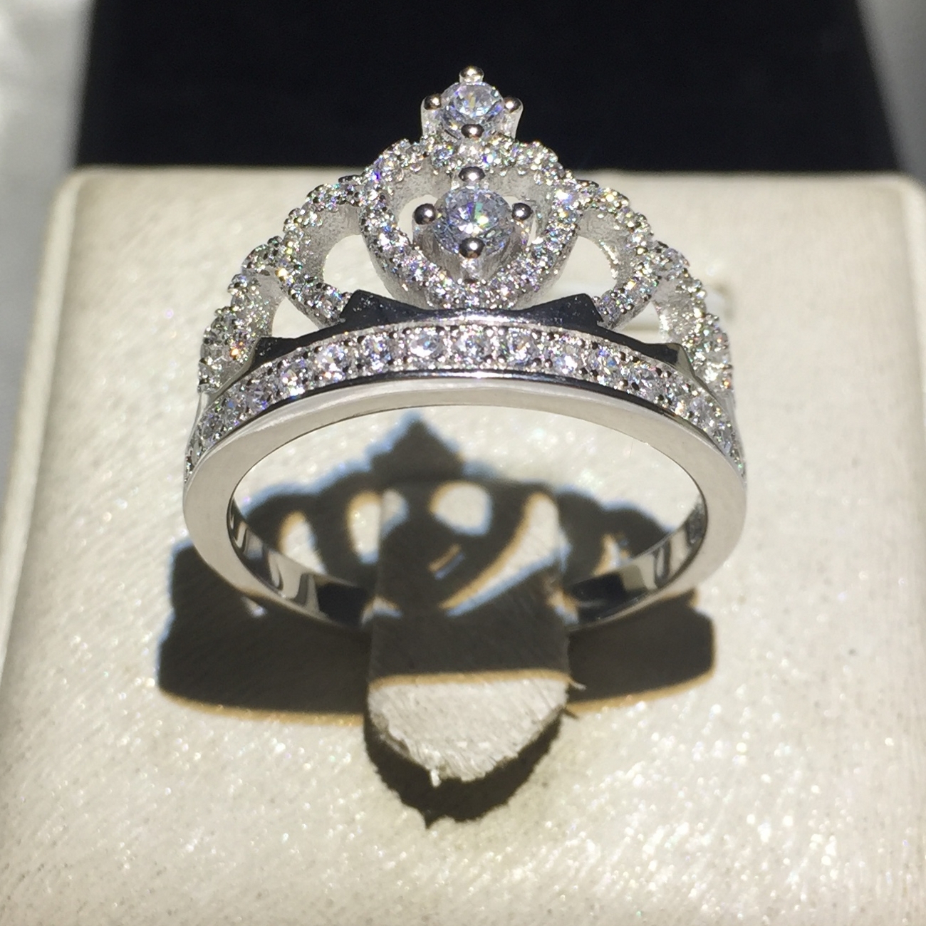 Handmade Fashion Lady Crown Ring 925 Sterling Silver Diamond CZ Engagement Wedding Rings, Slivery;golden
Handmade Fashion Lady Crown Ring 925 Sterling Silver Diamond CZ Engagement Wedding Rings, Slivery;golden