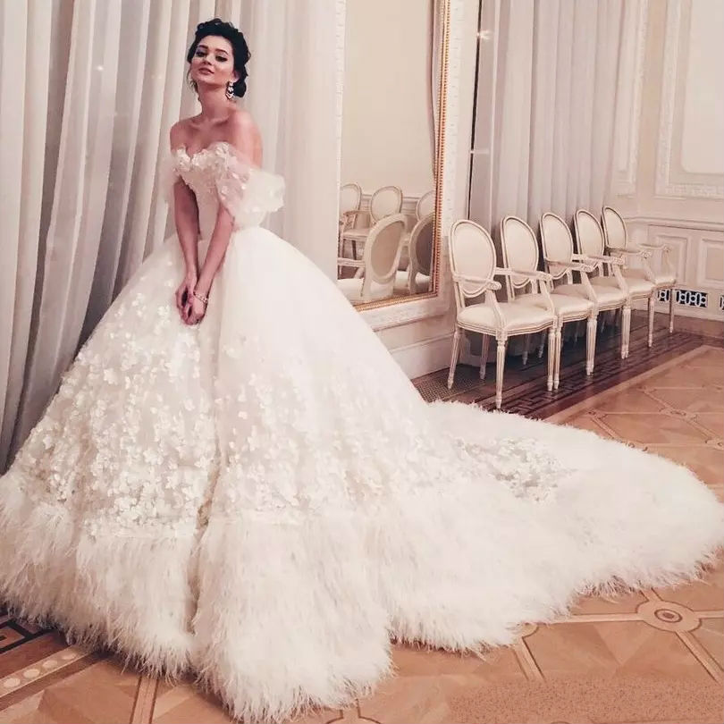 2018 Latest Luxury Wedding Dress With Feathers Off Shoulder 3D Floral Appliques Tulle Cathedral Train Bridal Gowns Elegant Wedding Dresses