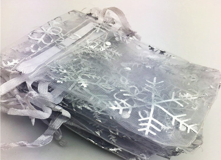 100 Pcs/lot WHITE SNOWFLAKE Fashion Organza Jewelry Gift Pouch Bags 4 SIZES Drawstring Bag Organza Gift Candy Bags DIY Gift Bags
100 Pcs/lot WHITE SNOWFLAKE Fashion Organza Jewelry Gift Pouch Bags 4 SIZES Drawstring Bag Organza Gift Candy Bags DIY Gift Bags