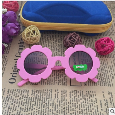 New Arrival 2021 Fashion Cute Kids Sun flower Shape Stylish Cool Boys Girls Sunglasses Free Shipping 1380 Z260305