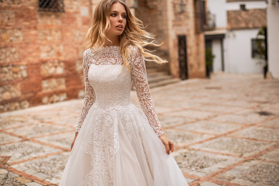 Naviblue Dolly A e Long Sleeve Wedding Dresses Bateau Neck Lace Appliqued Sweep Train Plus Size Vestido De Novia Beach Bridal Gowns