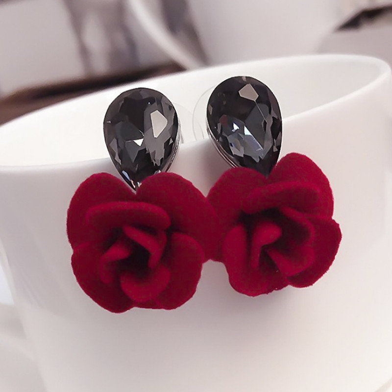 Classic Water Drops Crystal Flower Stud Earrings Red Rose Earring For Women Jewelry Bijoux Gift
Classic Water Drops Crystal Flower Stud Earrings Red Rose Earring For Women Jewelry Bijoux Gift