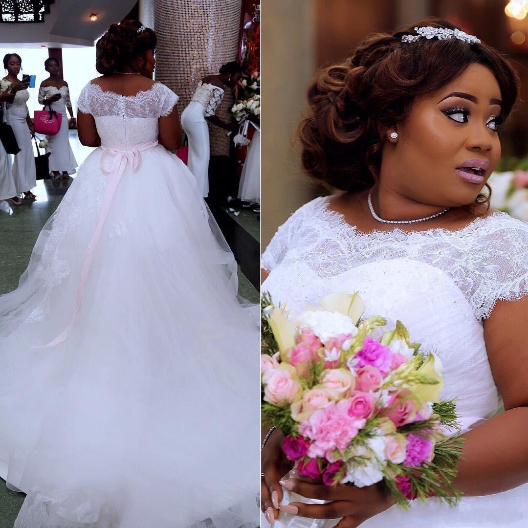 Plus Size A Line Wedding Dresses Custom Lace Cap Sleeves Beach Beads Ruched Draped Bridal Gowns Pink Ribbon Sashes Tiered Long Puffy