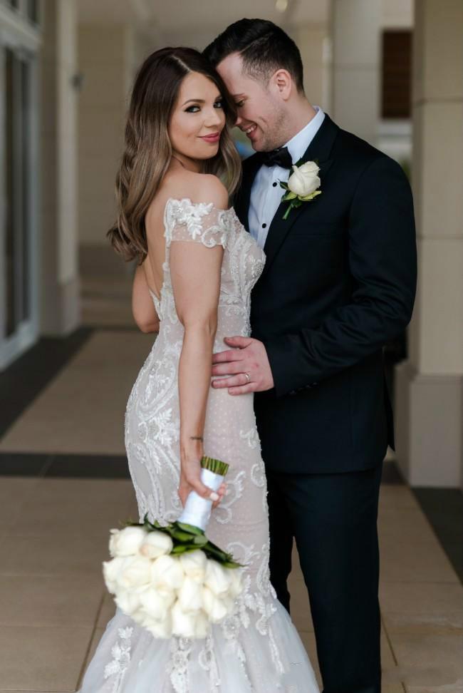 Modest Mermaid Wedding Dresses Off The Shoulder Sexy Backless Illusion Lace Applique Country Bridal Gown Sweep Train Plus Size Wedding Dress