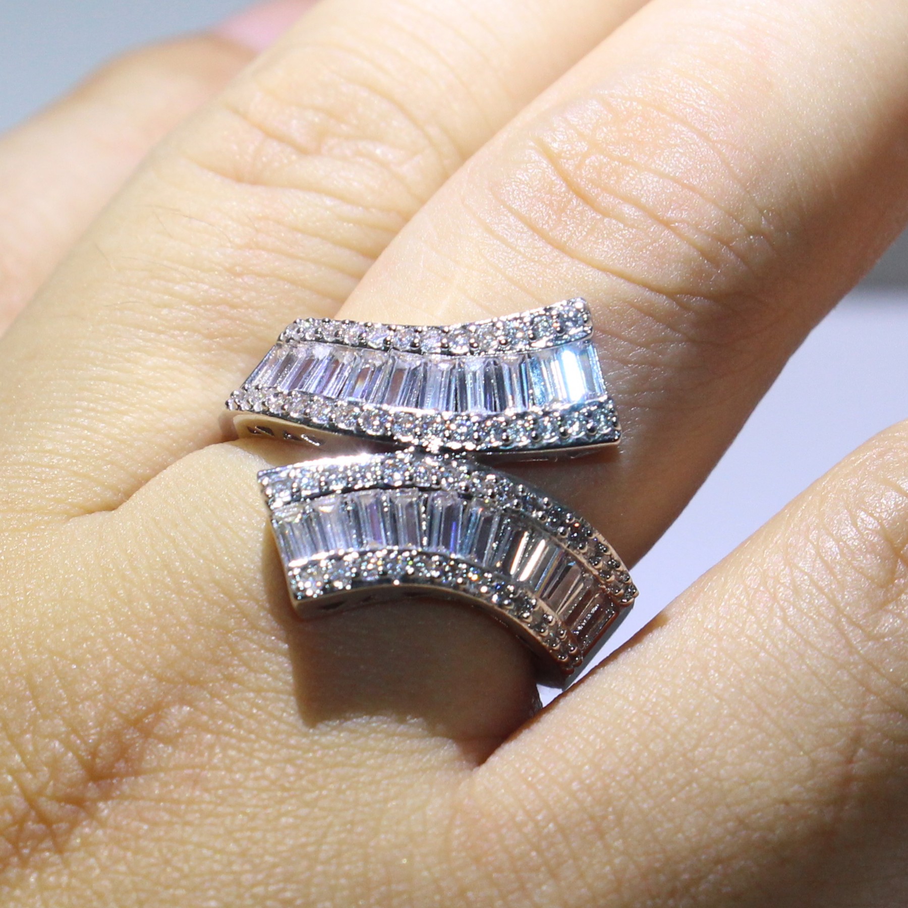 Classical Fashion Jewelry 925 Sterling Silver Princess Cut Full White Clear 5A Zirconia Square CZ Diamond Party Engagement Cross Ring Gift